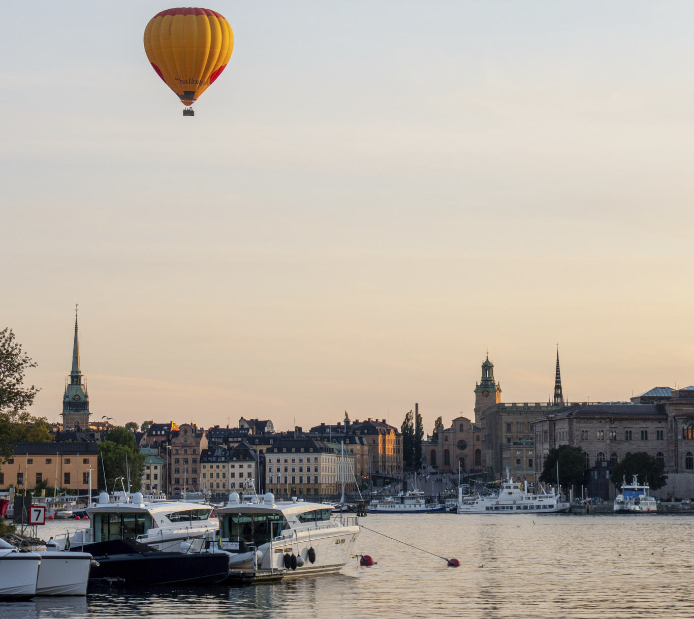 Sonnenuntergang Ballon Stockholm Sehenswürdigkeiten Altstadt